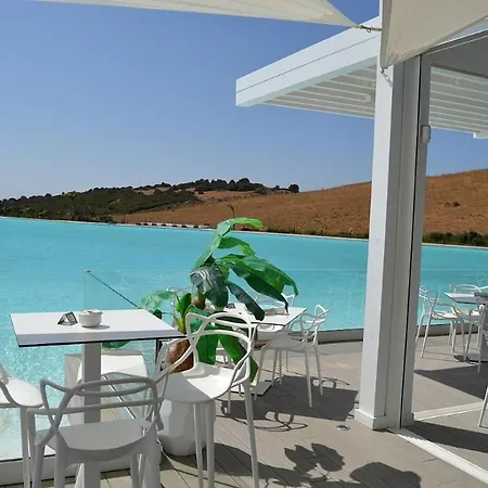 Spacious 2 Bed & Solarium Alcazaba Lagoon Al2017 Appartamento Estepona